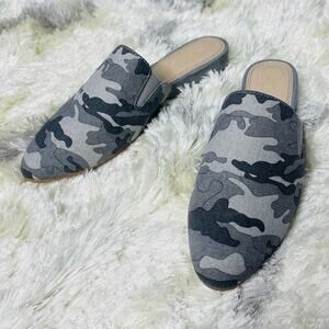 NWOT Splendid Women Gray Slip on Mule